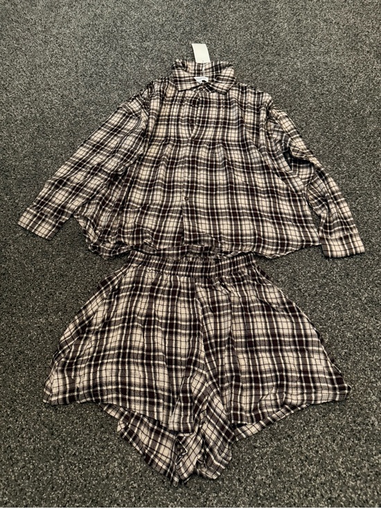 Anniewear Pants - Plaid High-Waist Relaxed Shorts in Brown & White shirts and top